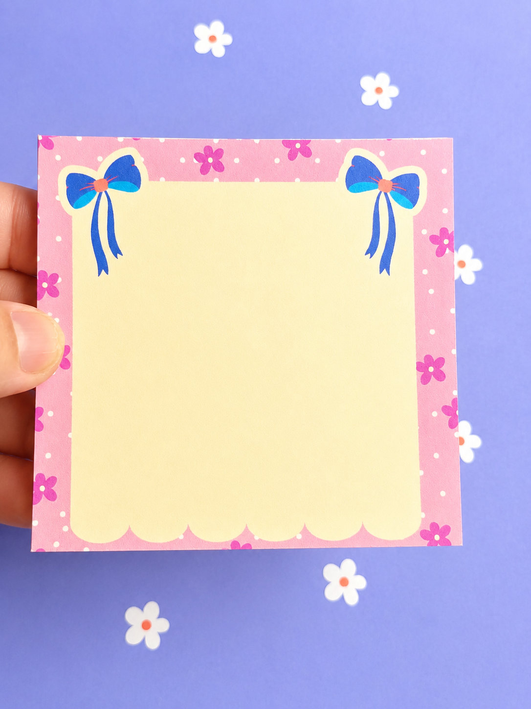 Bloc-notes Fleuri avec Rubans bleus 3,5 x 3,5 po – 50 feuilles – Papeterie kawaii rose – Cadeau papeterie 🎀🌸💙 Mémo