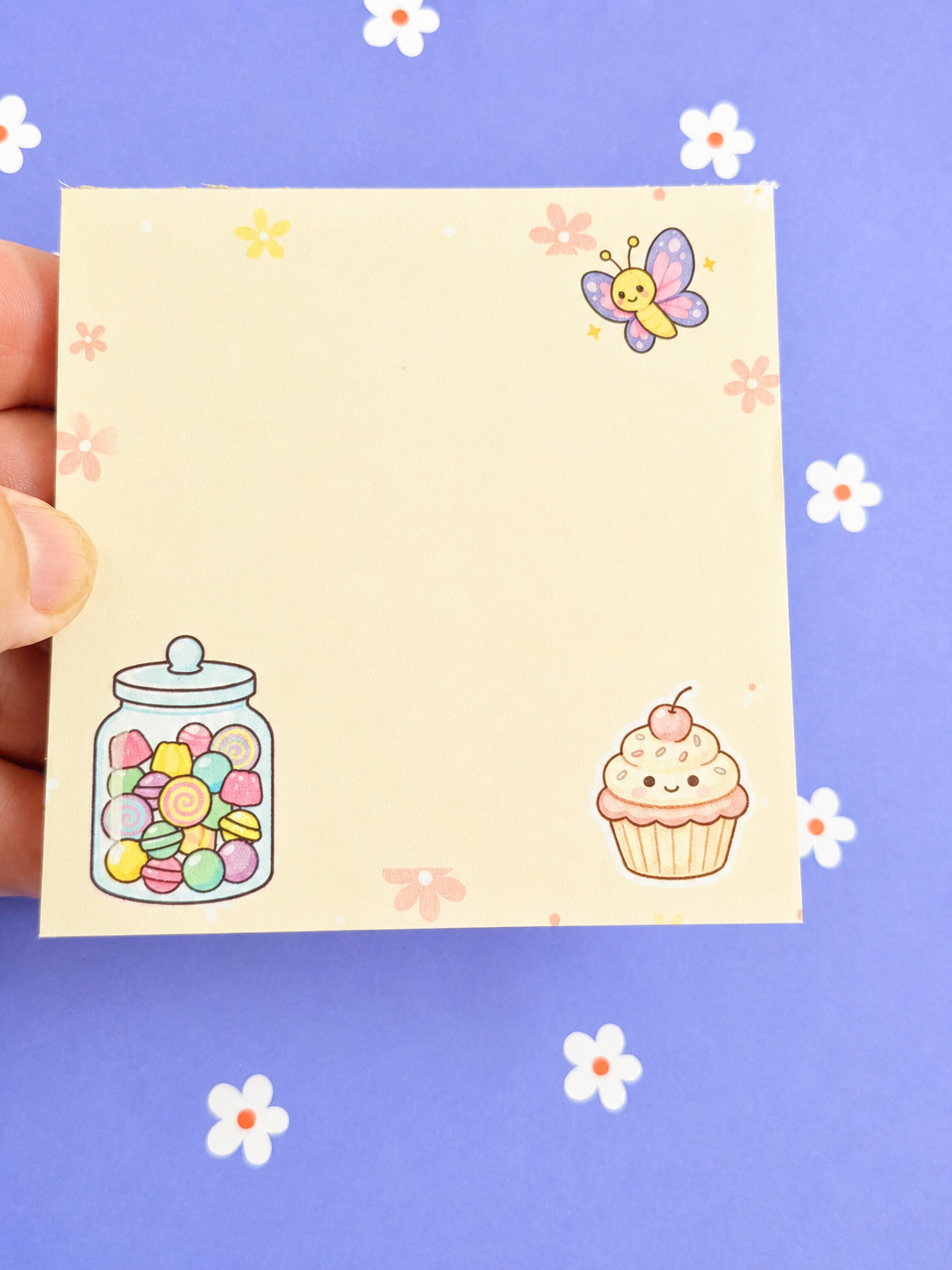 Bloc-notes gourmand kawaii 3,5 x 3,5 po – 50 feuilles – Bonbons, cupcake et papillon – Papeterie mignonne